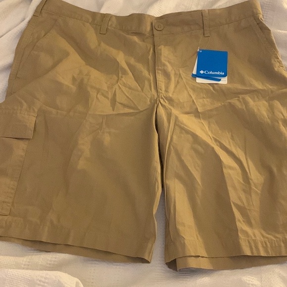 NEW Columbia Cedar Summit cargo shorts